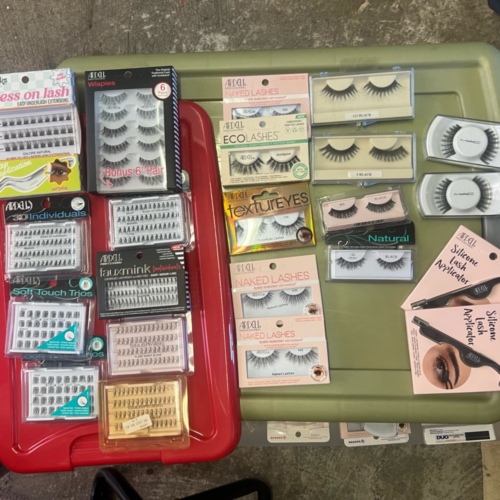 Eye lashes, 12 sets and 7 sets of individuals